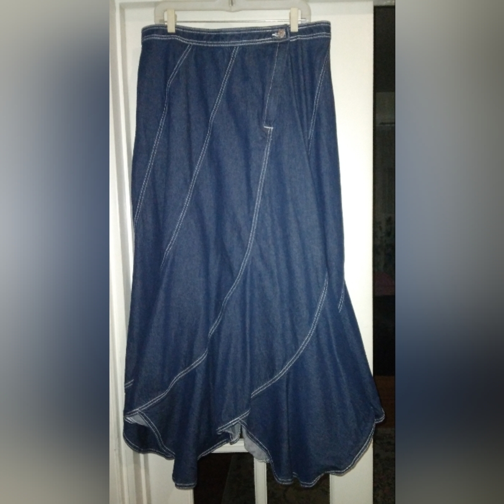 BDG Trumpet Denim Maxi Skirt with Tulip Hem